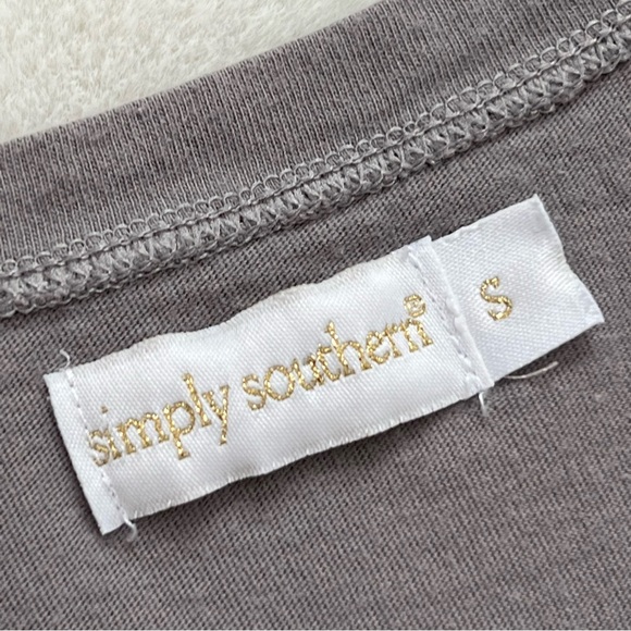 Simply Southern Tank Top “Donut Worry Be Happy” Tee | Grey/Multi | S - Picture 7 of 12